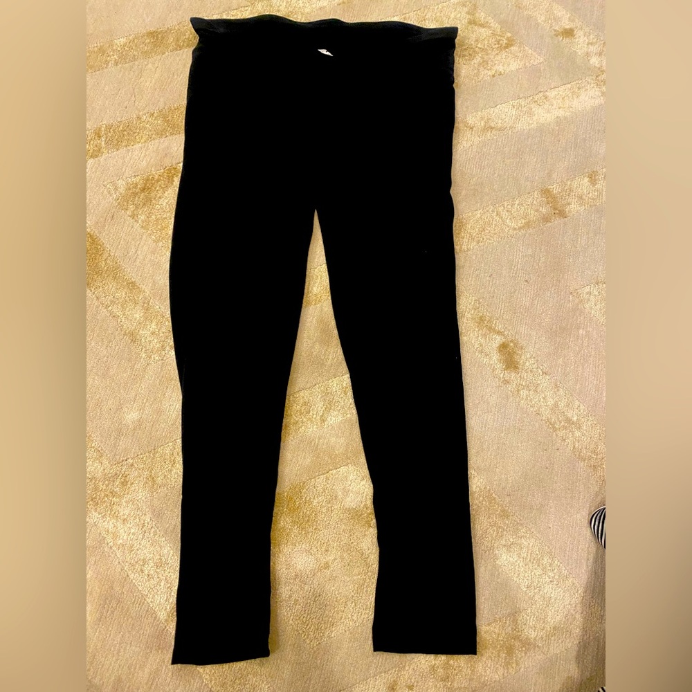 COPY - GAP Maternity soft & stretchy black leggings!